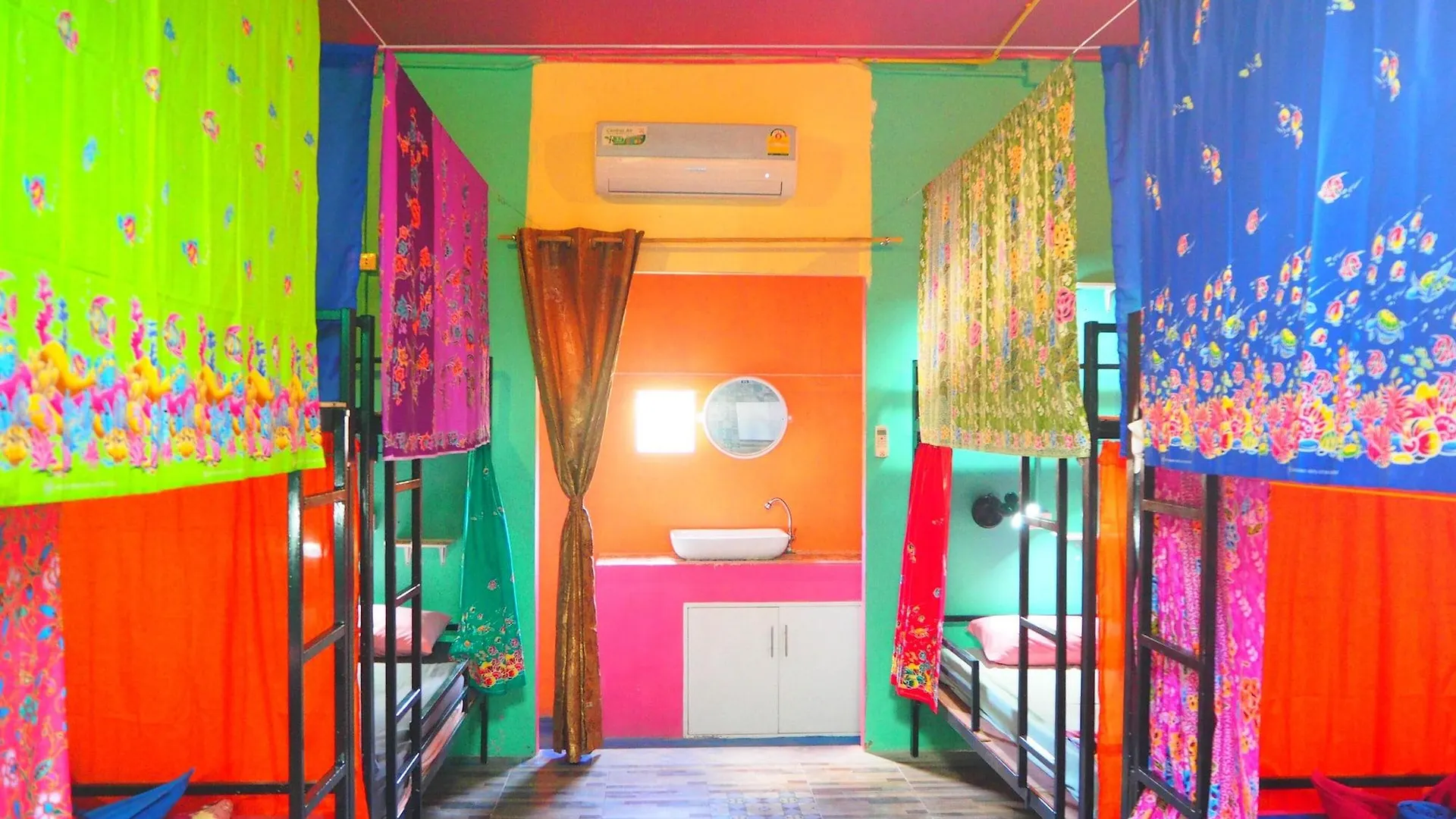 Cha-Ba Bungalow & Art Gallery 코란타 3*,  태국